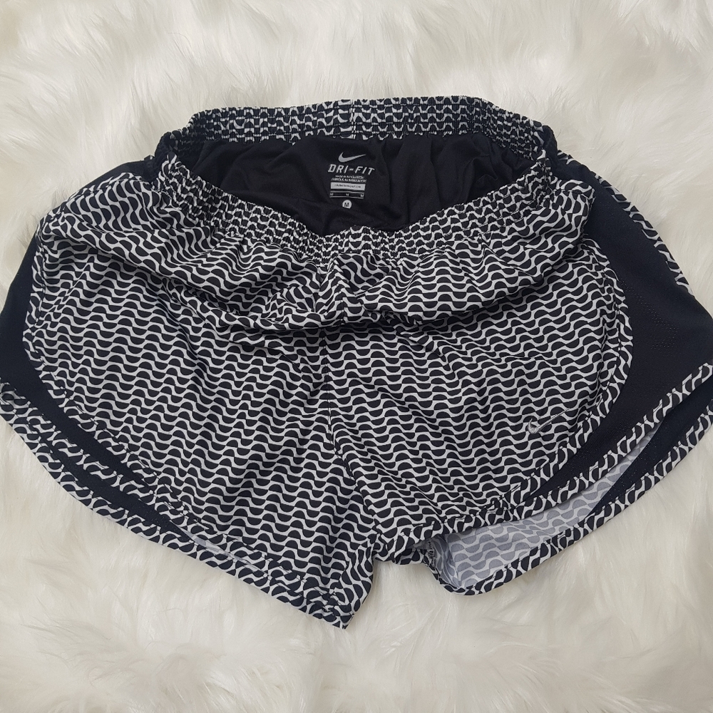 Nike Women's Dri-fit shorts sz M